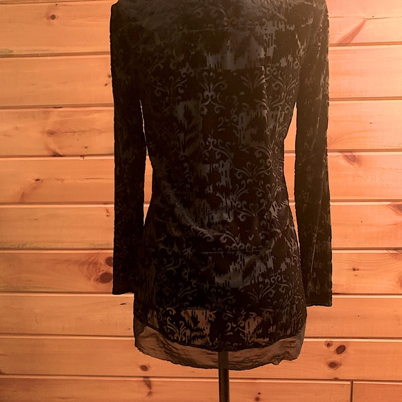 Simply Vera by Vera Wang.  Black sheer and velvet top with frayed bottom. Sz Sm - Picture 3 of 5